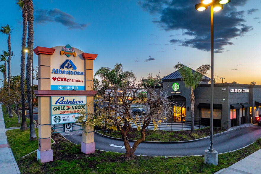 Wrigley Marketplace portfolio of 6 properties for sale on LoopNet.com - Building Photo - Image 2 of 5