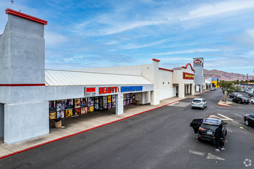 4400-4480 E Charleston Blvd, Las Vegas, NV for lease - Building Photo - Image 2 of 16