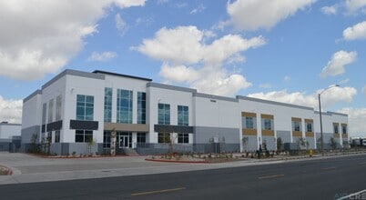 14144 Santa Ana Ave, Fontana, CA for lease Building Photo- Image 2 of 7