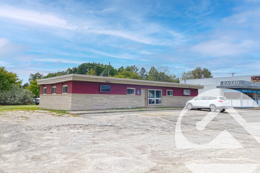 7559-7561 Highland Rd, Waterford, MI for sale - Building Photo - Image 1 of 6