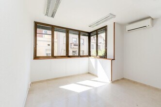 Office in L'Hospitalet de Llobregat, Barcelona for lease Interior Photo- Image 2 of 30