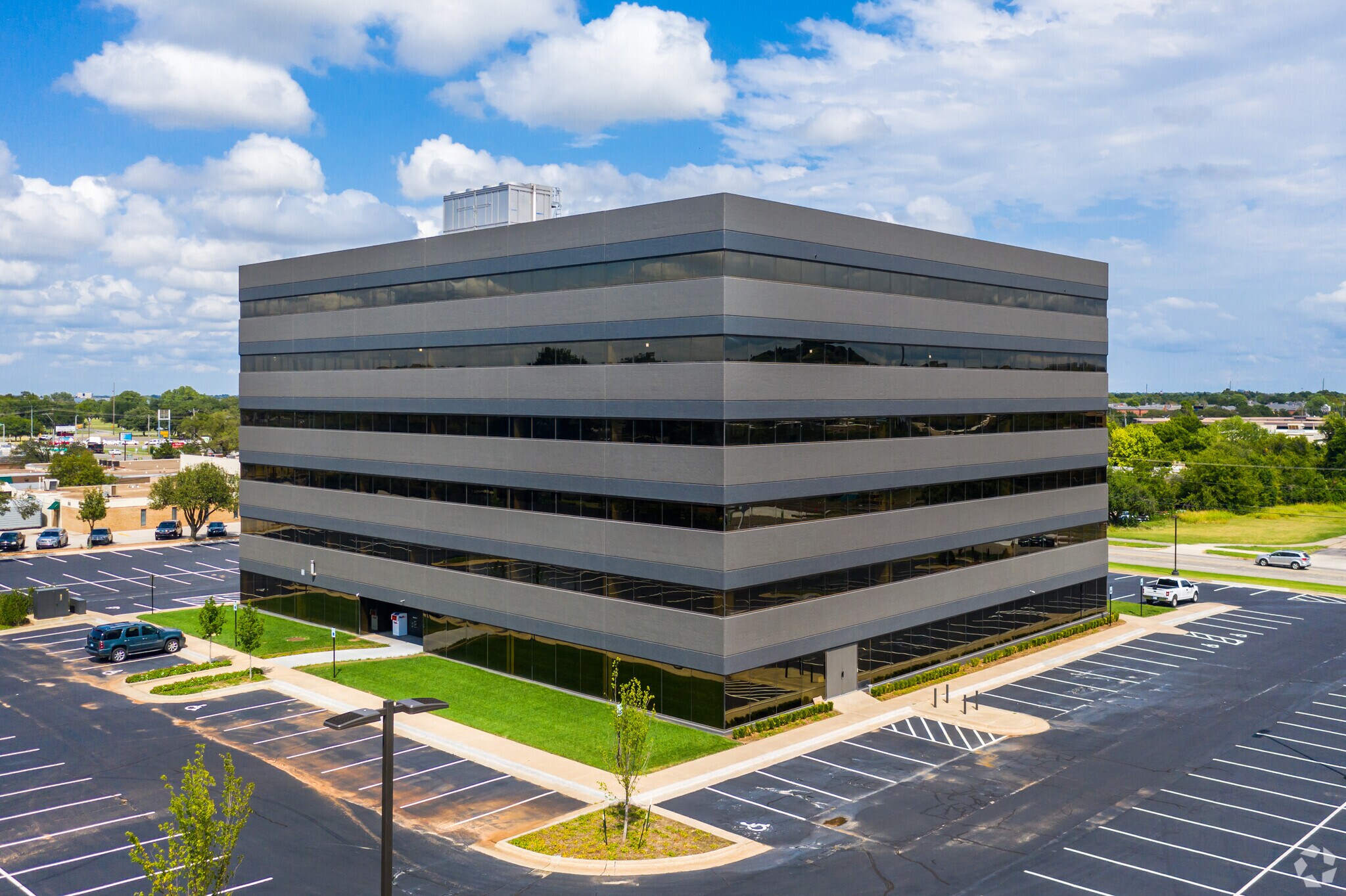 6525 N Meridian Ave, Oklahoma City, OK 73116 Lake Park