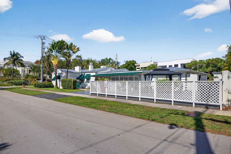 1700 NE 5th St, Fort Lauderdale, FL for sale - Building Photo - Image 2 of 8