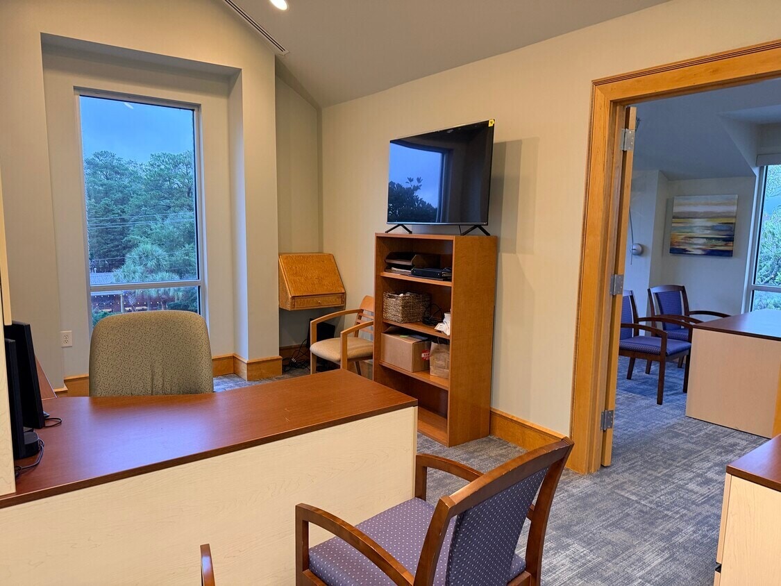 1213 Culbreth Dr, Wilmington, NC for lease Interior Photo- Image 1 of 8