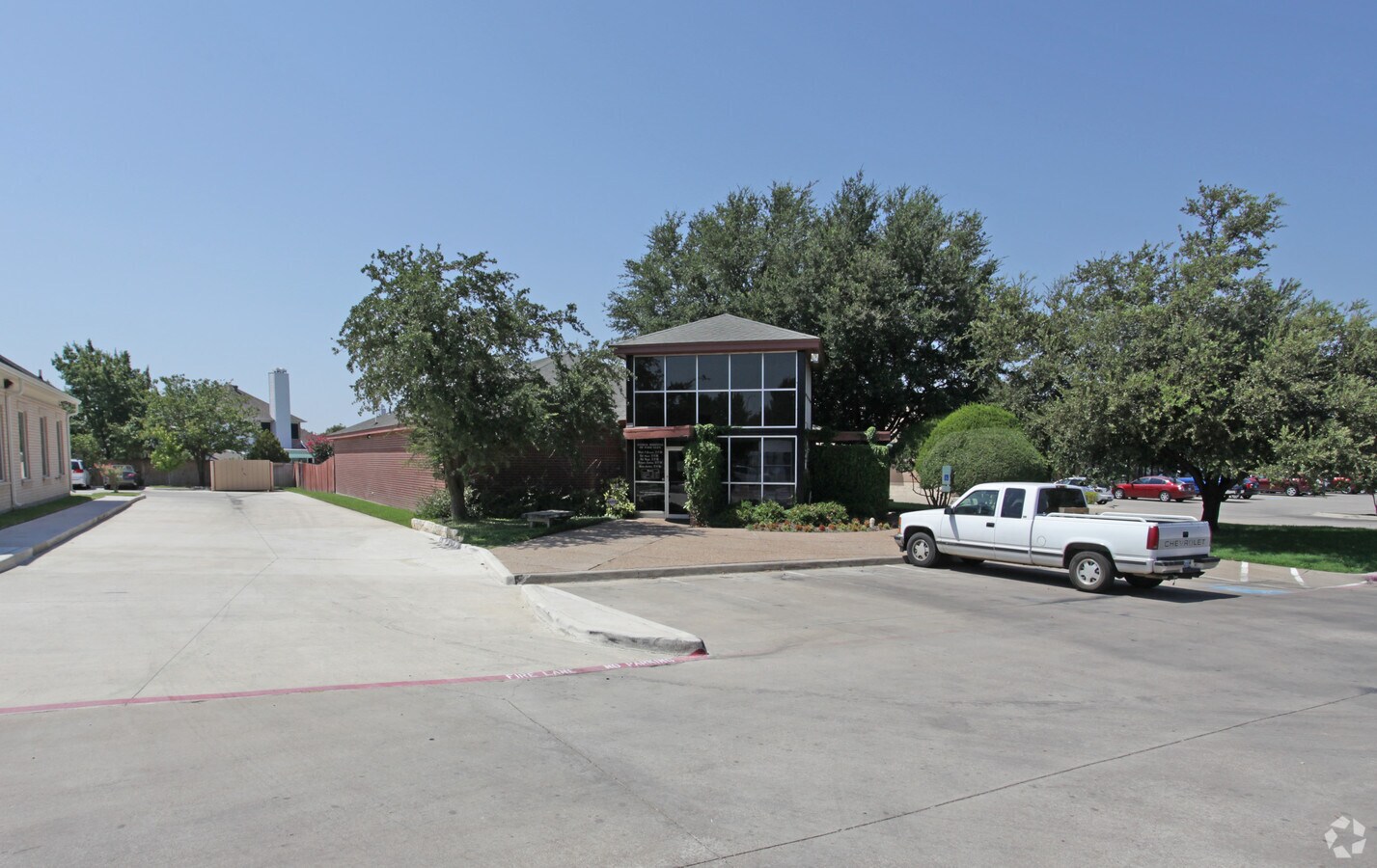 5424 Basswood Blvd, Fort Worth, TX 76137