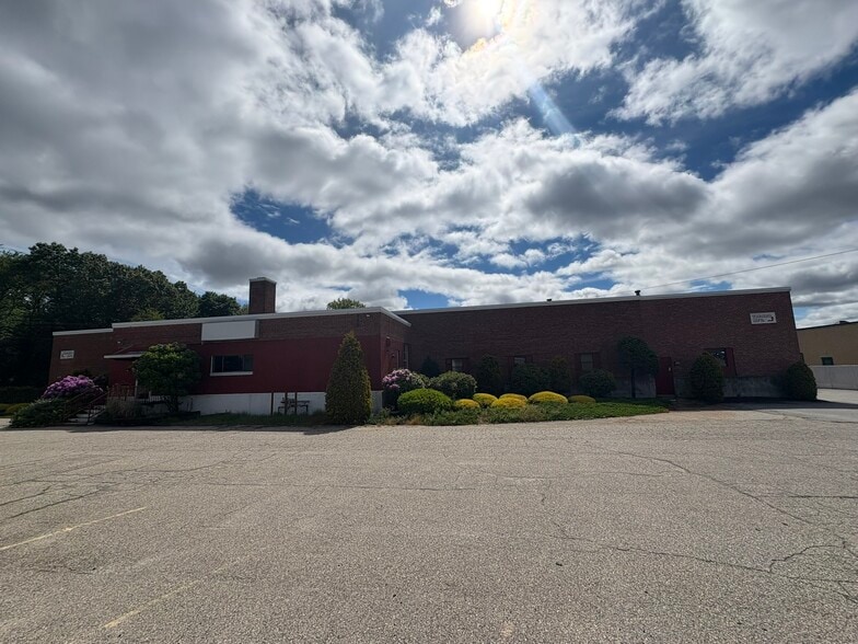 1370 Elmwood Ave, Cranston, RI for sale - Building Photo - Image 2 of 15