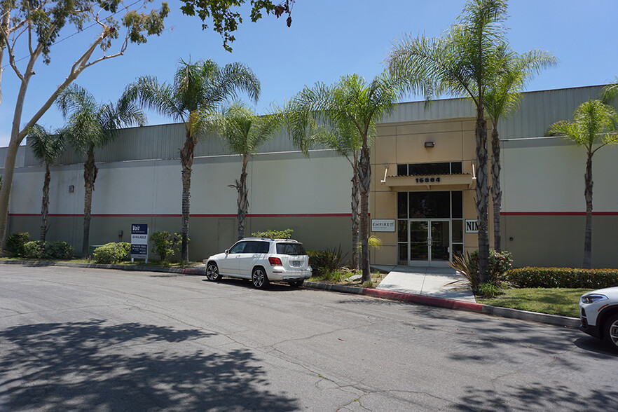 16804-16806 Gridley Pl, Cerritos, CA for lease - Building Photo - Image 1 of 16