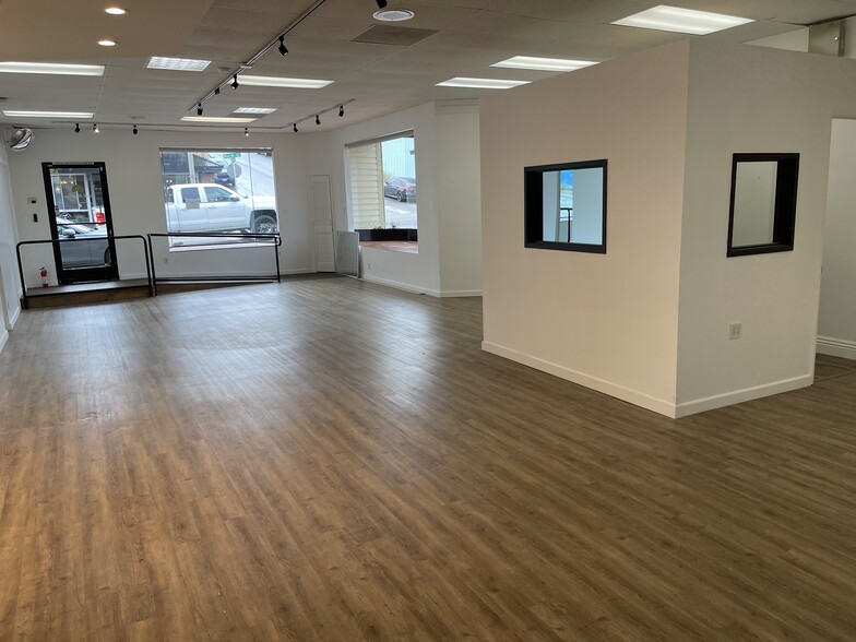 127 N Main Ave, Fallbrook, CA for lease - Building Photo - Image 1 of 19