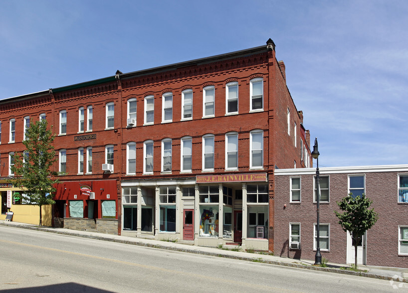 135 Main St, Pembroke, NH for lease - Primary Photo - Image 2 of 18