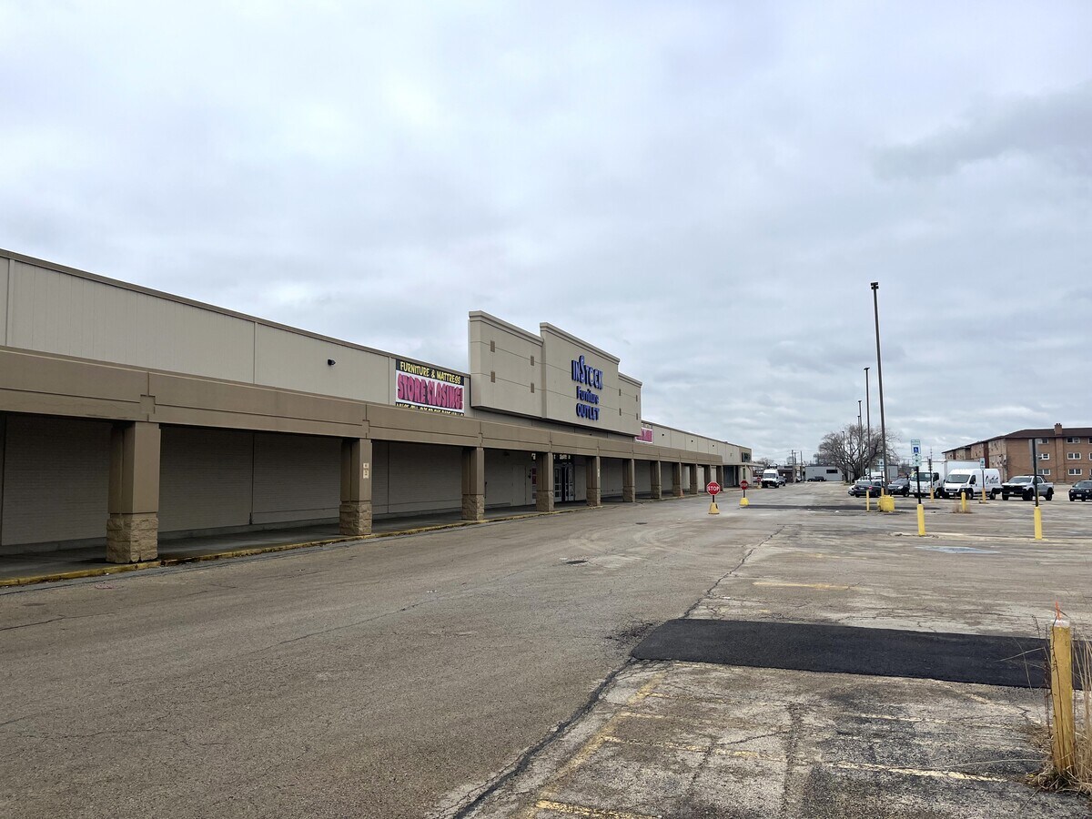 73257333 W 79th St, Bridgeview, IL 60455 Retail for Lease