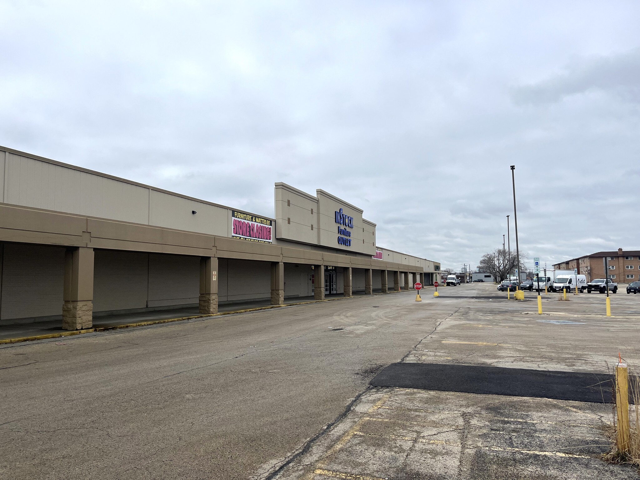 7325-7333 W 79th St, Bridgeview, IL for lease Building Photo- Image 1 of 11