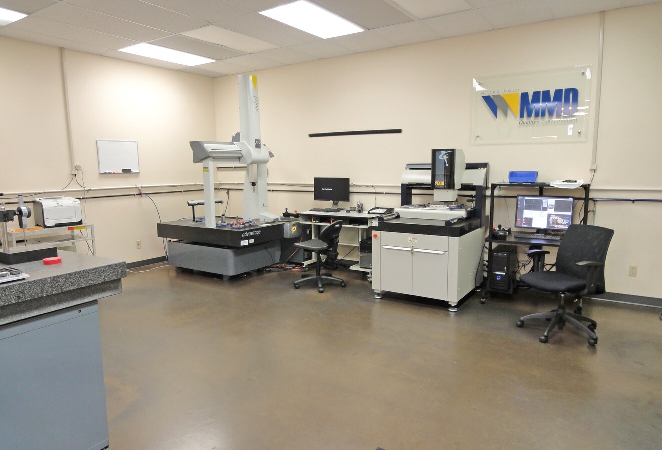 21501 John Deere Ln, Rogers, MN 55374