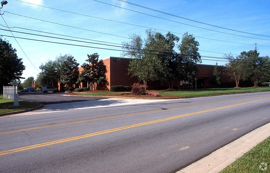 4611 Greer Cir, Stone Mountain, GA for lease - Building Photo - Image 3 of 11