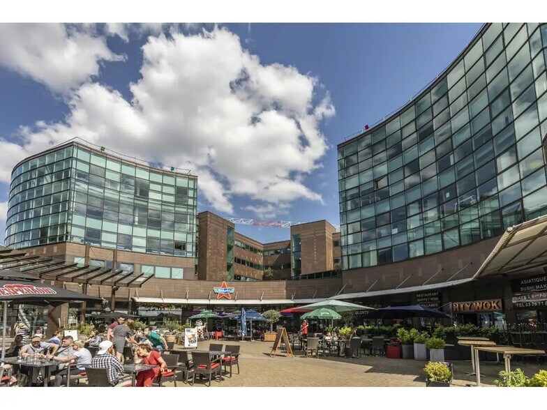 40 Rue De La Vague, Villeneuve-d'Ascq for lease - Building Photo - Image 2 of 13