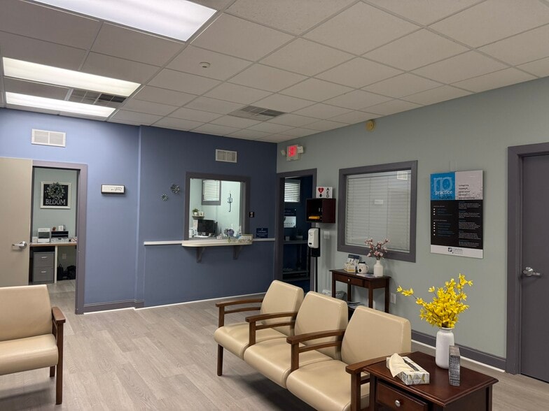 720 Newman Rd, New Bern, NC for lease - Building Photo - Image 2 of 7