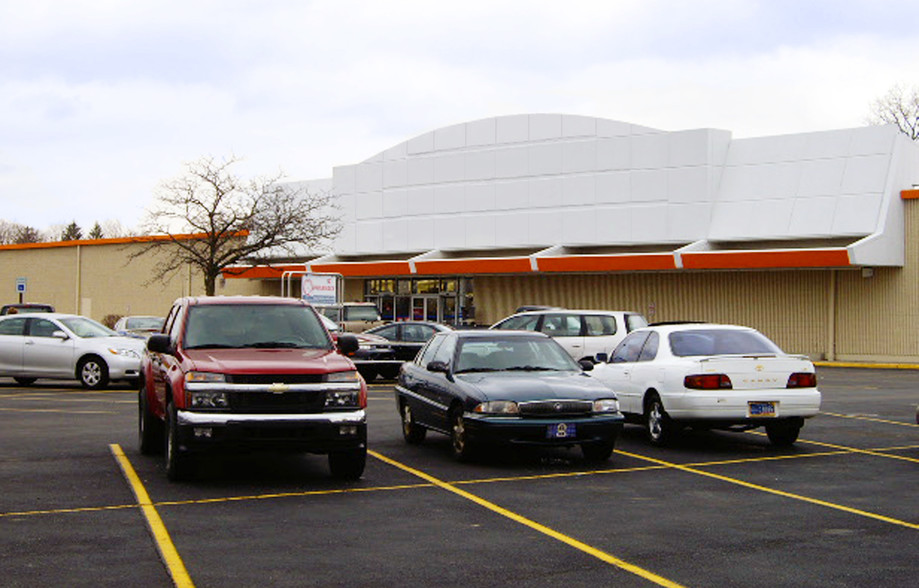 820 N Coliseum Blvd, Fort Wayne, IN for sale - Building Photo - Image 1 of 1