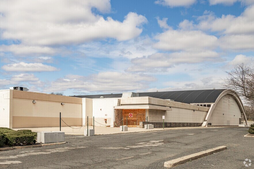 859 State Rt 17, Paramus, NJ for sale - Primary Photo - Image 1 of 1