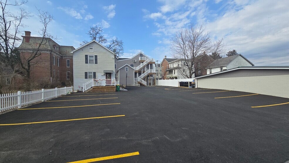 121 S Main St, Alburtis, PA for lease - Building Photo - Image 2 of 9