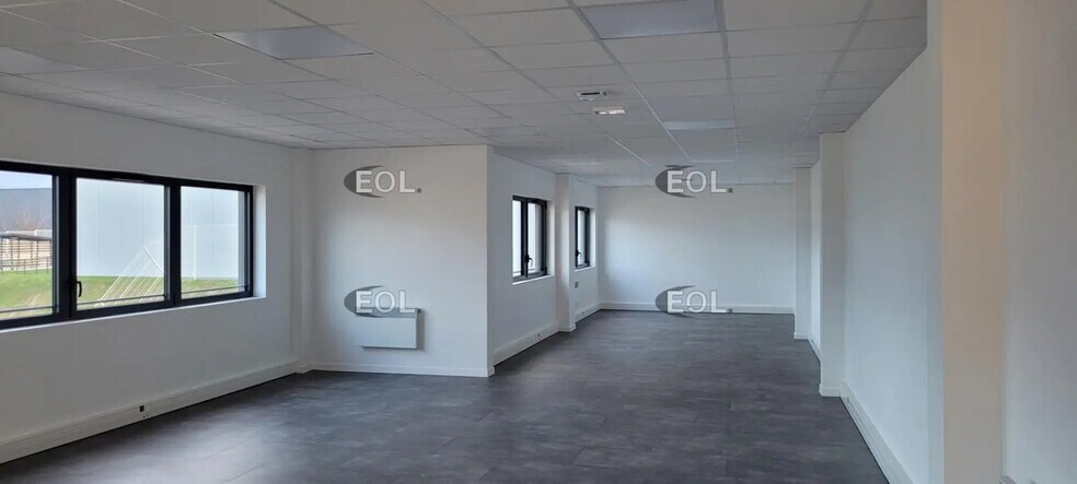 Flex in Colombier-Saugnieu for lease - Interior Photo - Image 2 of 5