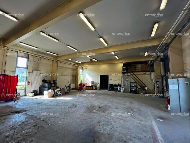 Retail in Creil for lease - Interior Photo - Image 2 of 6