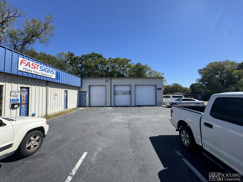 2356 Pio Nono Ave, Macon-Bibb, GA for lease - Building Photo - Image 2 of 13