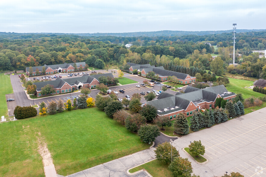 1150 Corporate Office Dr, Milford, MI for sale - Aerial - Image 2 of 5