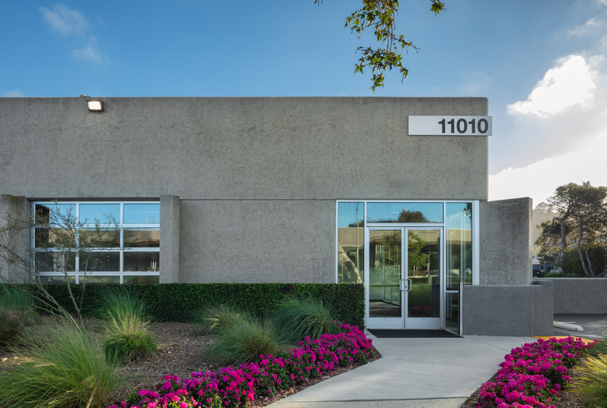 11010 Roselle St, San Diego, CA for lease - Building Photo - Image 1 of 5