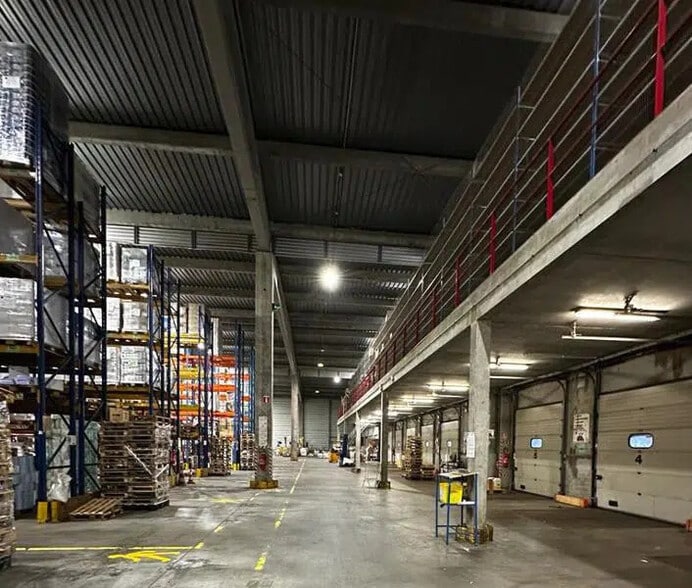 Avenue Johannes Gutenberg, Maurepas for lease - Building Photo - Image 3 of 7