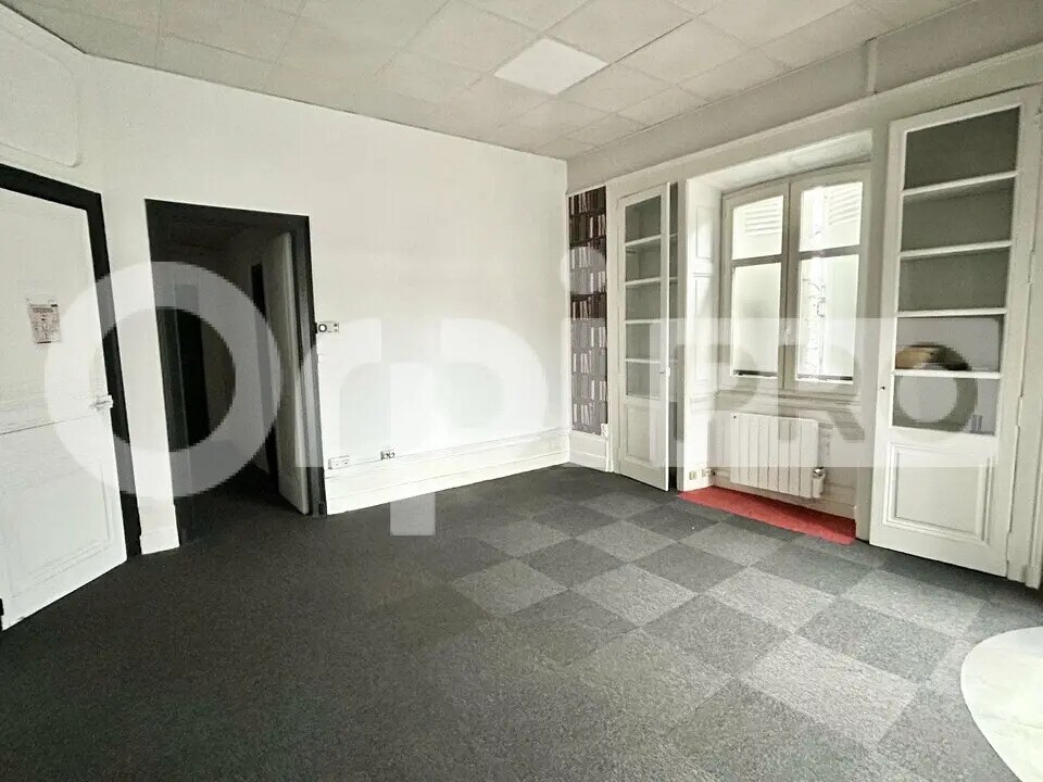 Location Bureaux 65 m² - Photo 1
