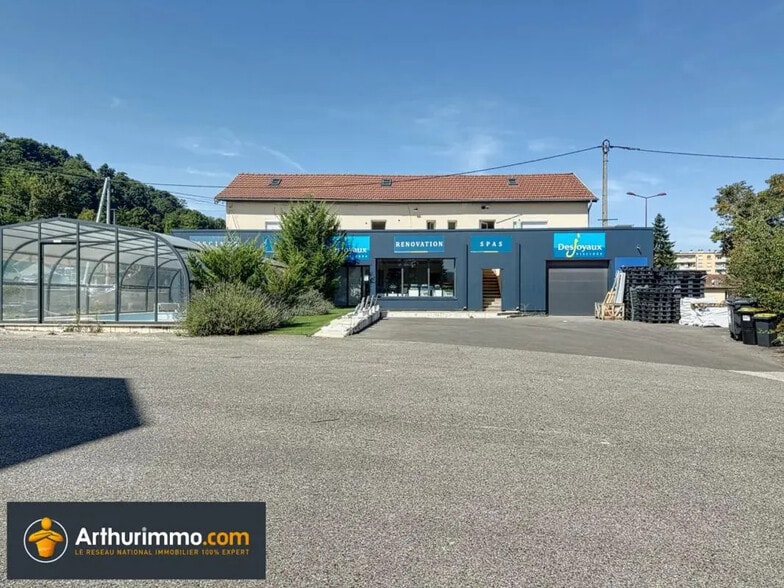 4 Route De Chambéry, Bourgoin-Jallieu for lease - Building Photo - Image 2 of 6