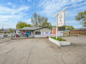 690 S Grand Mesa Dr, Cedaredge CO - Convenience Store