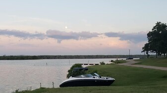 Texoma Shores Motel and Cabins - Motel