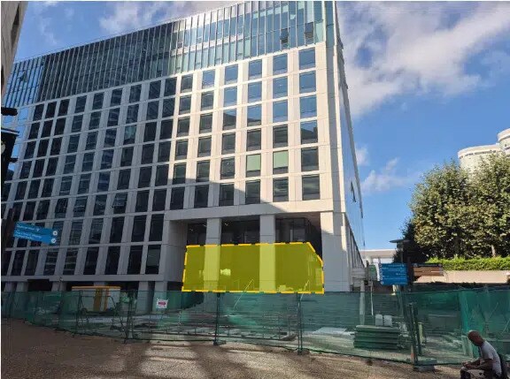 Retail in Puteaux for lease - Building Photo - Image 2 of 10