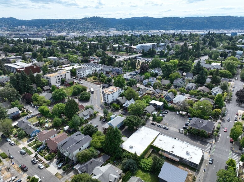 4616 N Albina Ave, Portland, OR for sale - Building Photo - Image 3 of 12