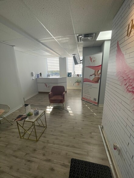 3858-3870 Notre-Dame, Laval, QC for sale - Building Photo - Image 3 of 116