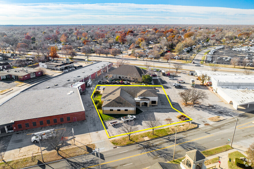 2535 E Lincoln St, Wichita, KS for lease - Aerial - Image 3 of 27