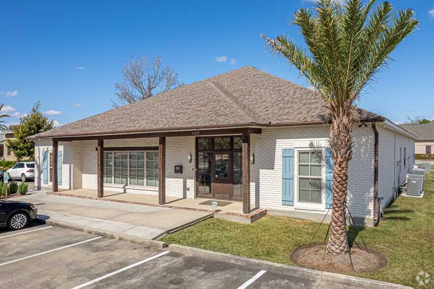 11637 Lake Sherwood Ave N, Baton Rouge, LA 70816