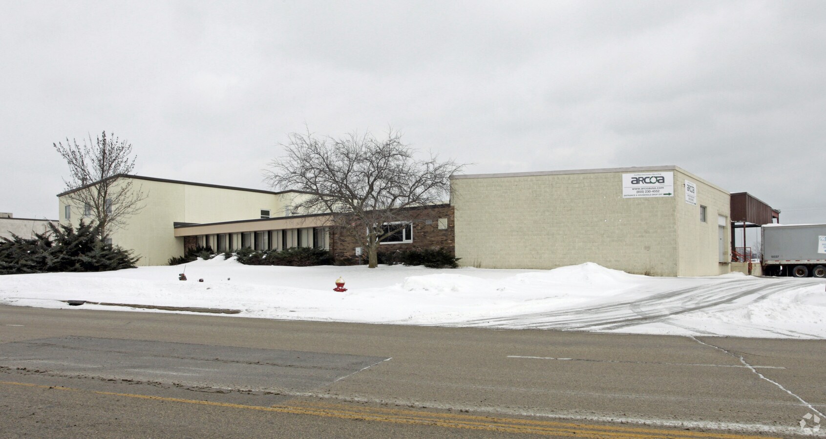 7760 S 6th St, Oak Creek, WI 53154