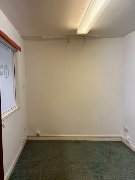 16-18 Finkle St, Workington for lease - Interior Photo - Image 3 of 5