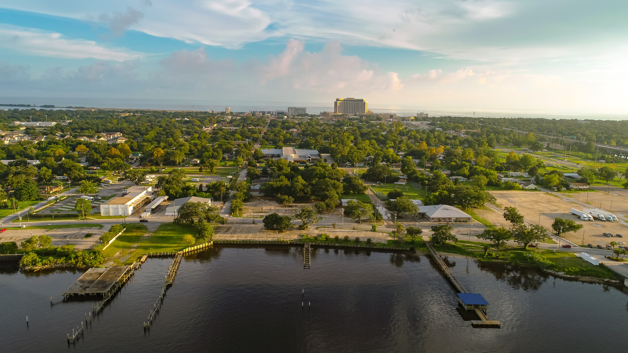 732 Bayview, Biloxi, MS for sale Primary Photo- Image 1 of 2