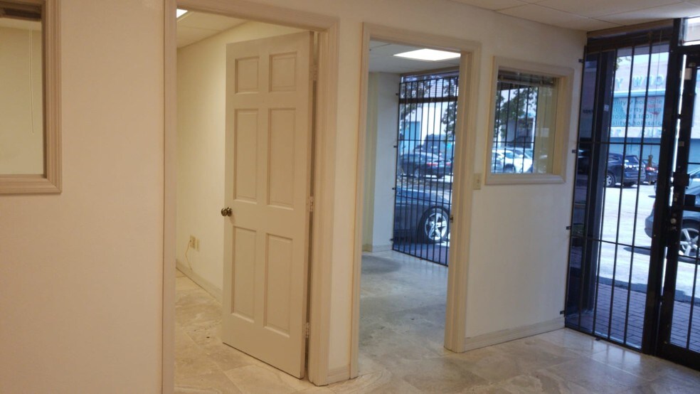 7080-7088 NW 50th St, Miami, FL for lease - Interior Photo - Image 2 of 5