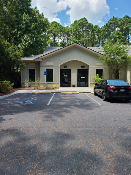 60 N Main St, Hilton Head, SC for sale - Building Photo - Image 1 of 1