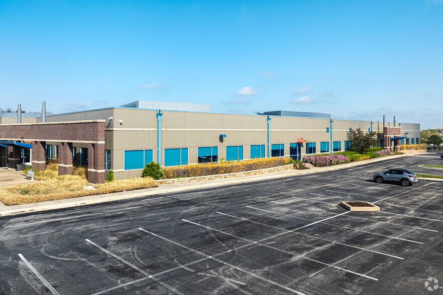 17300-17330 W 119th St, Olathe, KS for lease - Building Photo - Image 2 of 4