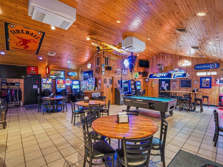 142 S Main St, Jefferson, OR for sale - Primary Photo - Image 2 of 16