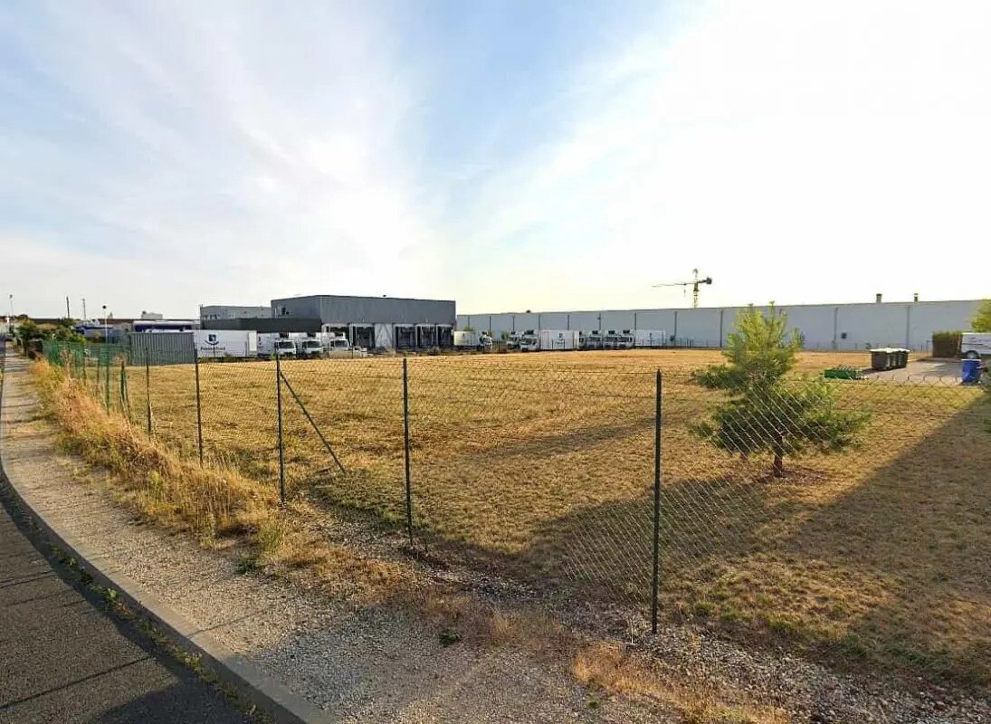 Land in Saint-Denis-lès-Sens for sale Building Photo- Image 1 of 5