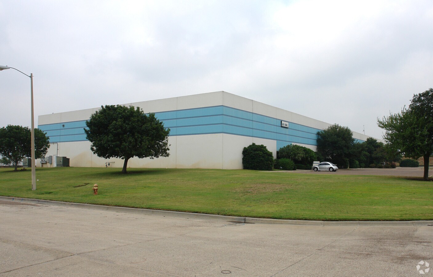8201 Killam Industrial Blvd, Laredo, TX 78045