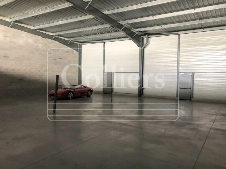 Flex in Éguilles for lease - Interior Photo - Image 1 of 4