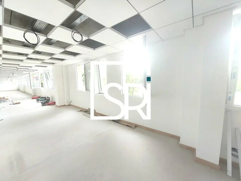 Office in Clermont-Ferrand for lease - Building Photo - Image 3 of 10