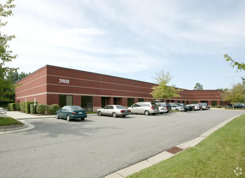 3900 Westpoint Blvd, Winston-Salem, NC for lease - Building Photo - Image 2 of 4