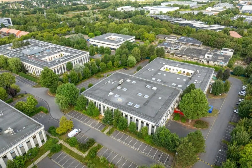 Flex in Cergy for lease - Aerial - Image 3 of 11